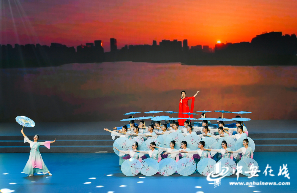 第21届全国大学生田径锦标赛开幕式文艺演出表演节目歌舞《大美安徽》.JPG.JPG