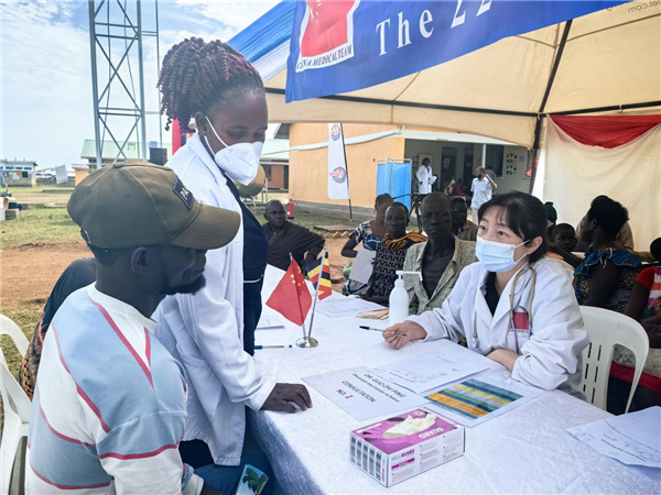 义诊活动现场。田雨摄