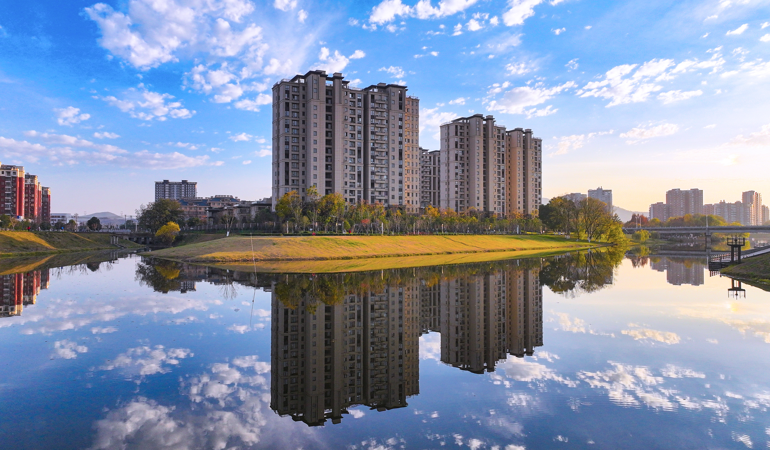 mmexport1704425973865