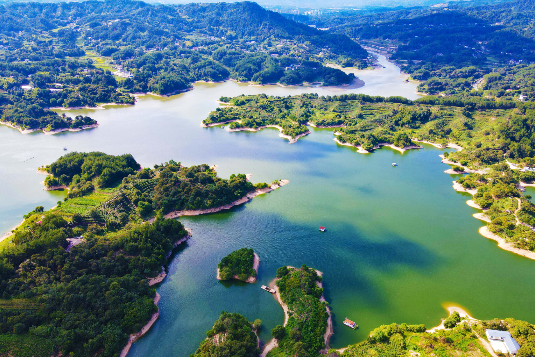生态天堂湖景如画