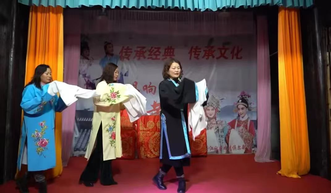 东至县青山乡常态化开展演出活动