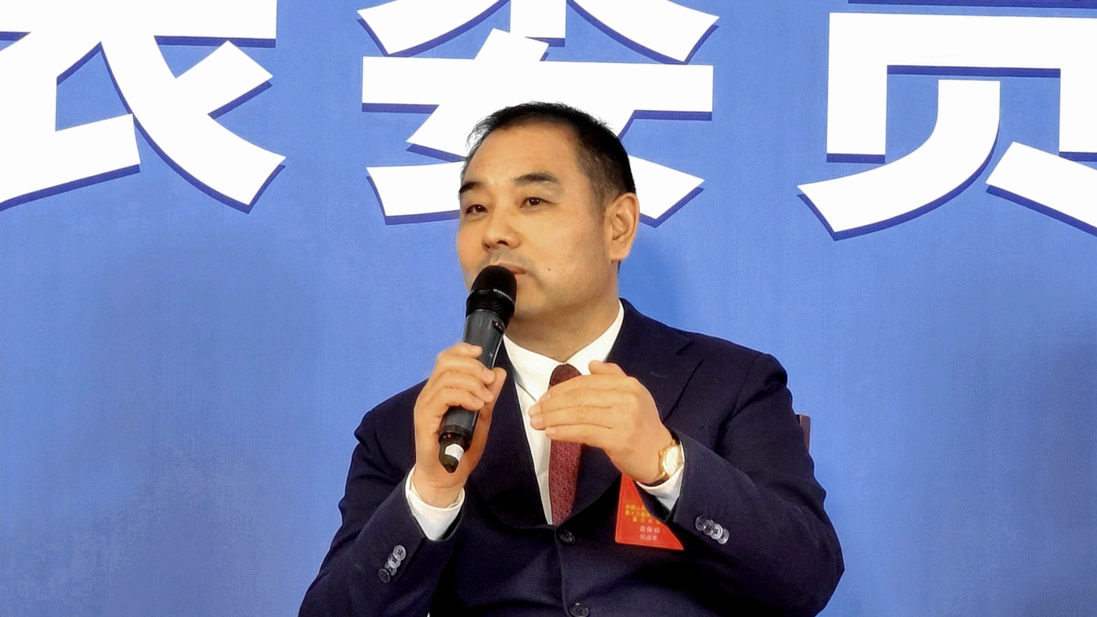 民进省委常委、安徽民进企业家联谊会会长，安徽岸香国际控股集团有限公司董事长 黄保锁