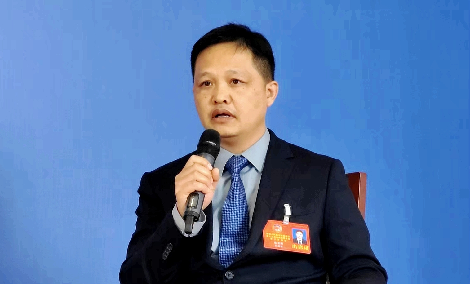 民盟安徽农业大学基层委员会主委，安徽农业大学林学与园林学院副院长，教授 张龙娃