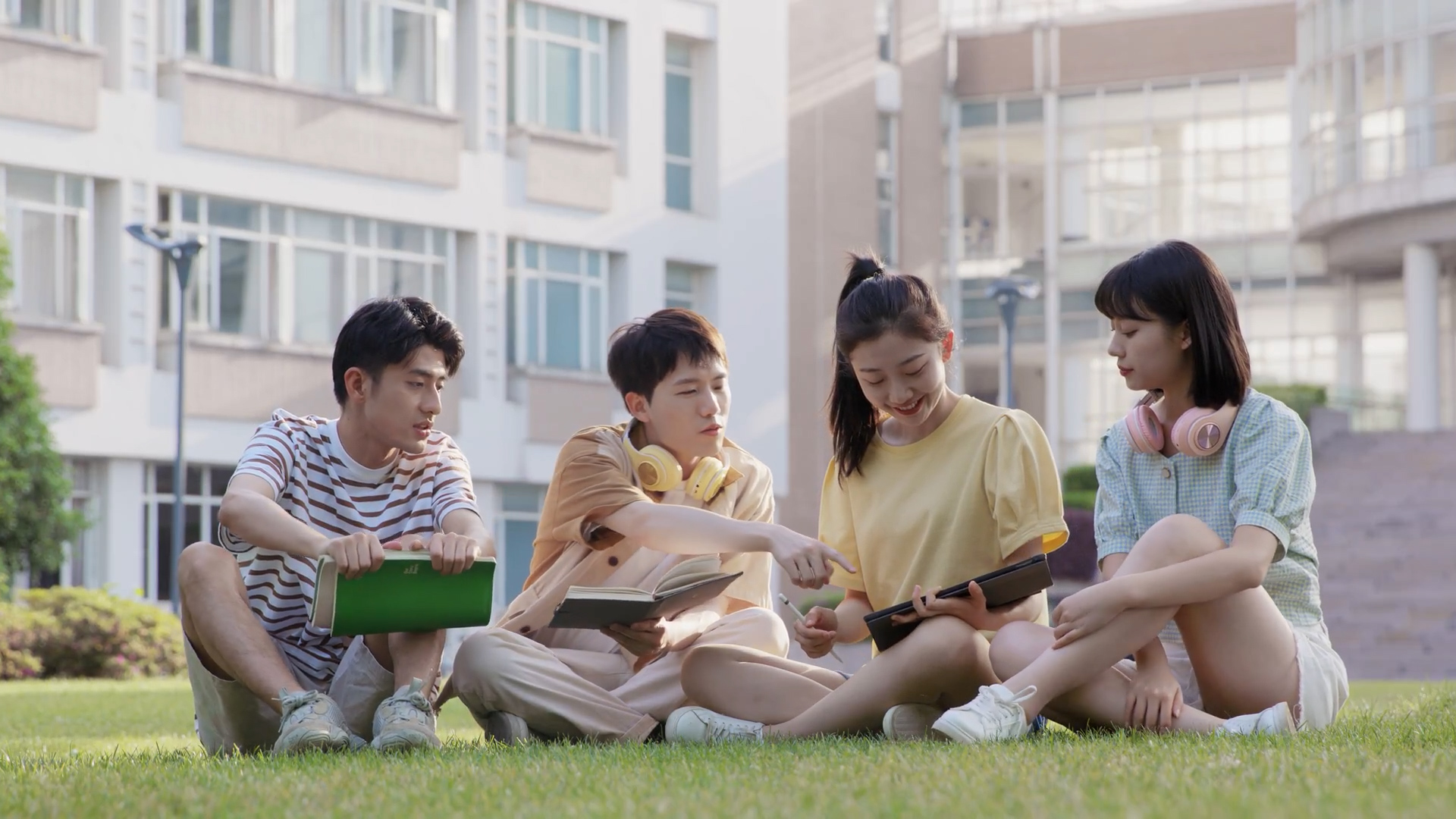 【理响中国·薪火“燃”青春】红色文化的破圈与守正：从抗战强音到青年回响