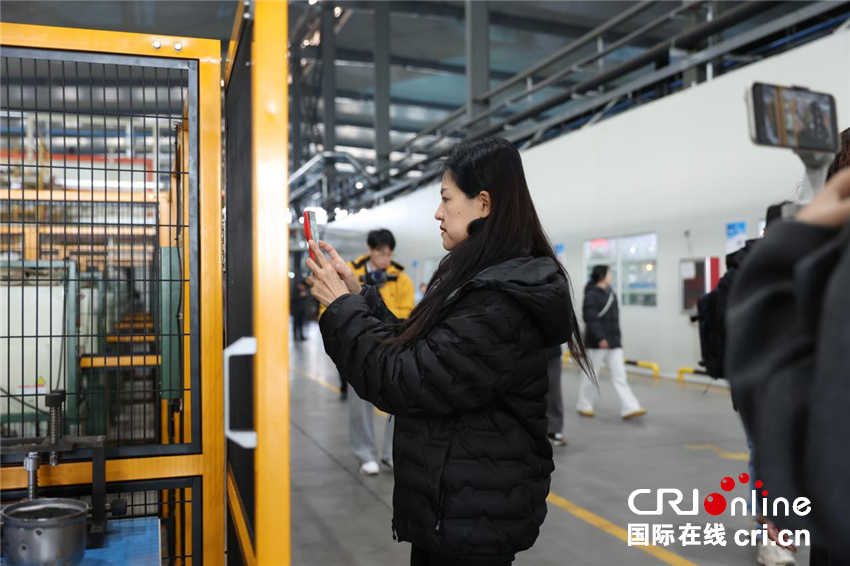 【2025打卡中国】商丘民权有多“冷”?外国网红在这里找到了一条百亿“热”链!