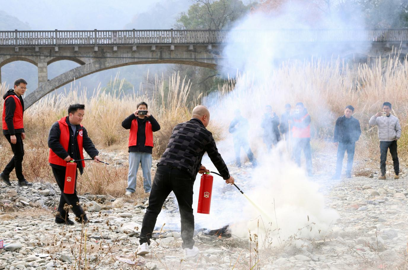 休宁县蓝田镇开展森林防灭火实战演练