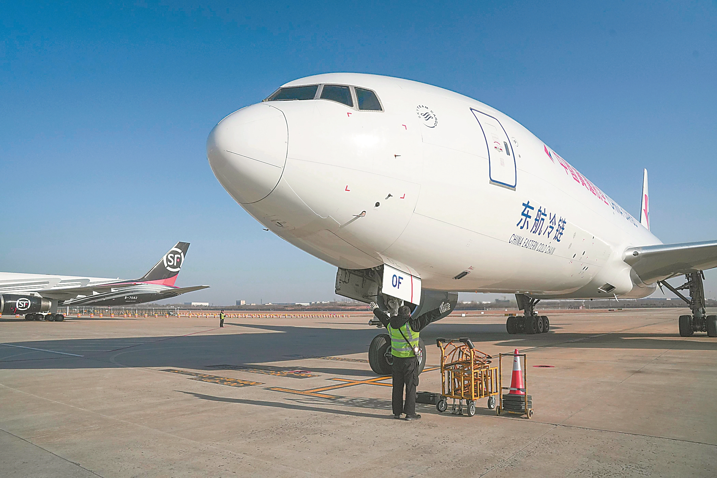 新桥机场2025年国际货运航班达1000架次