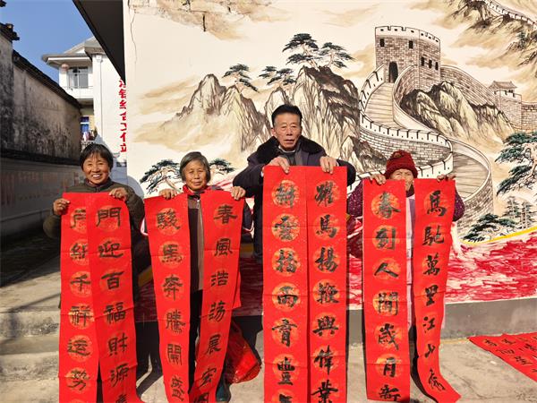 休宁：新春送温暖 岁寒暖人心