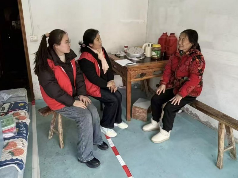 长丰左店镇：巾帼志愿展风采 群防群治助平安