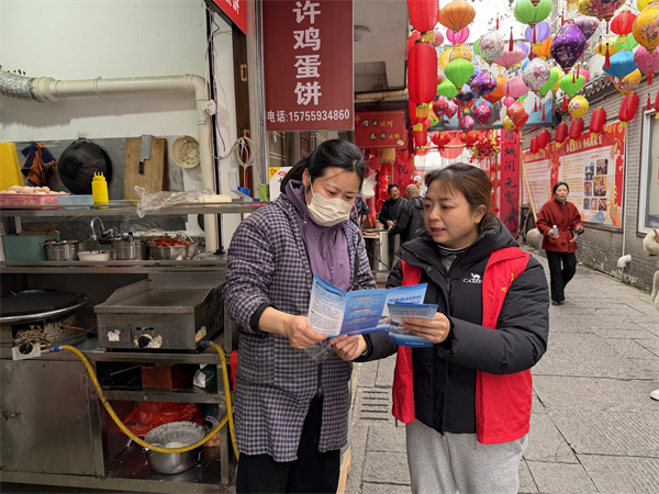 【网络中国节·元宵】祁门：非遗傩舞闹元宵 金融普法早知晓