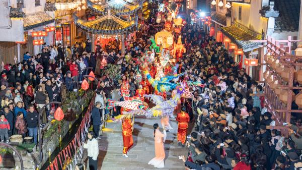 黟县：石亭马灯踏夜传福