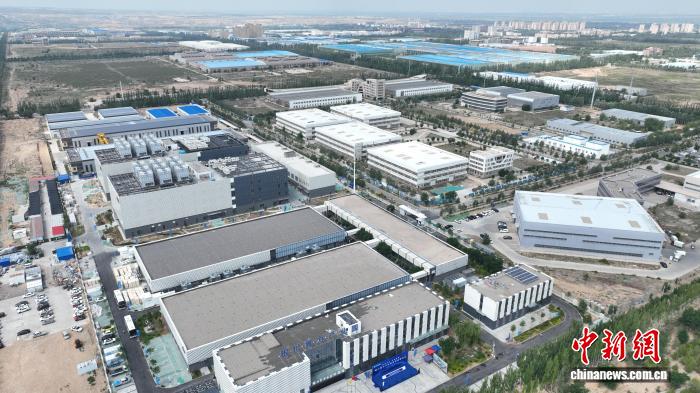 （全国两会）为AI发电：中国边疆“算”出新前景