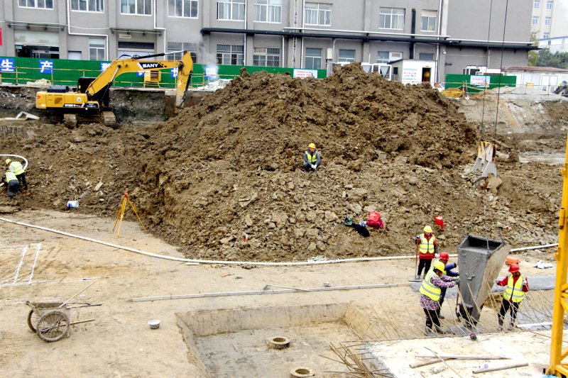 擂响催征鼓  “春季攻势”显身手