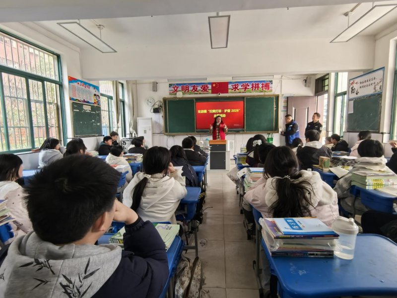 长丰左店镇：开学第一课 护苗进校园