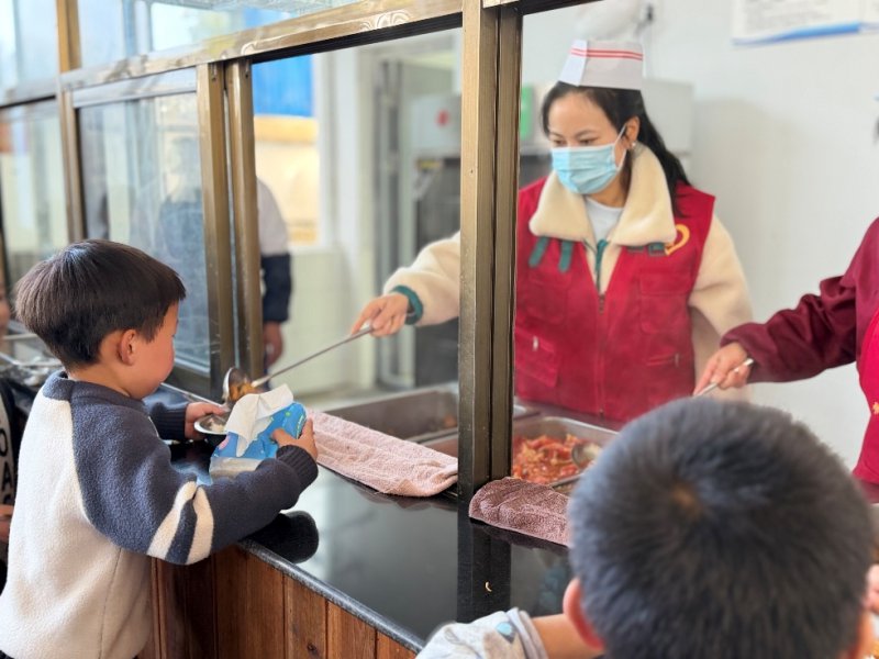 黟县柯村学校：党建引领践初心 导师服务显担当