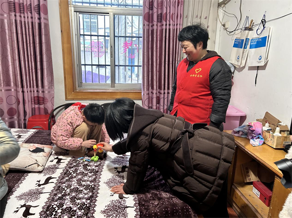 祁门：一米阳光聚微光 爱心服务暖万家