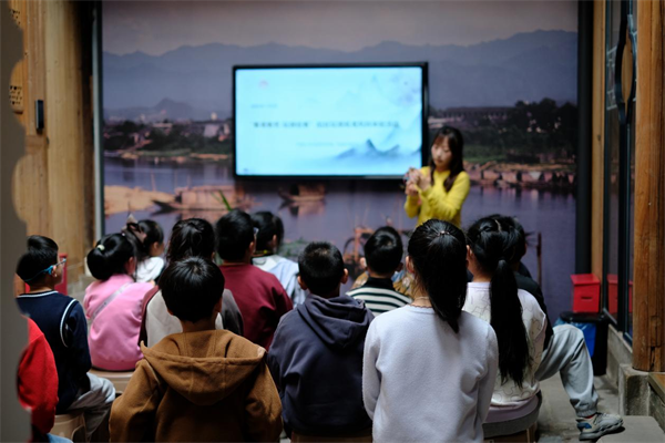 黄山屯溪区：传承非遗技艺 乐享春日手作