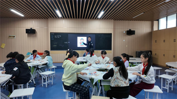 黄山屯溪区：放飞法治梦 守护少年行