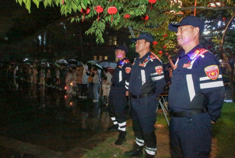 休宁县老兵救援队：“五一”护航显担当