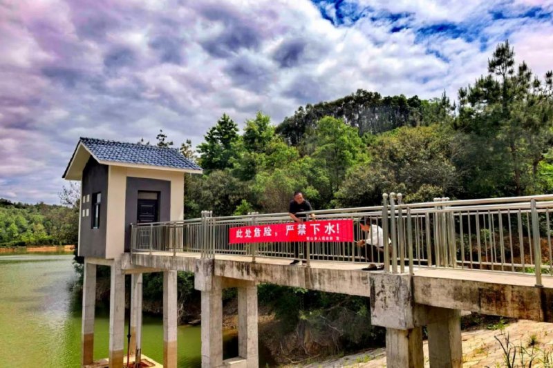 东至县青山乡织密织牢防溺水安全网