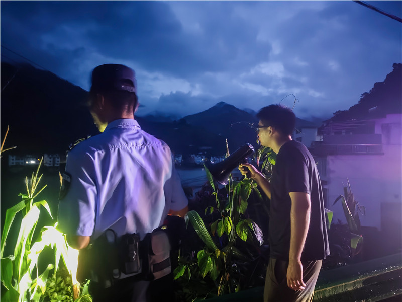 歙县街口镇：多举措织密护渔防线