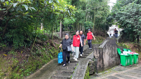 黄山屯光镇筑牢防汛安全屏障