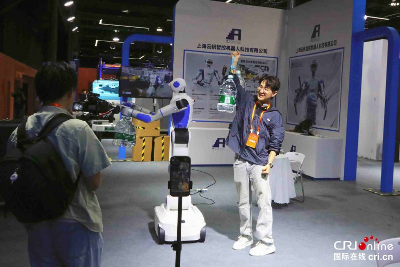 【2026打卡中国】满满黑科技!“机器人+”见证山东智造硬核实力