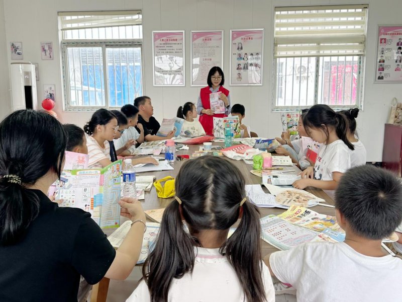 长丰左店镇：书香护幼苗 巾帼伴成长