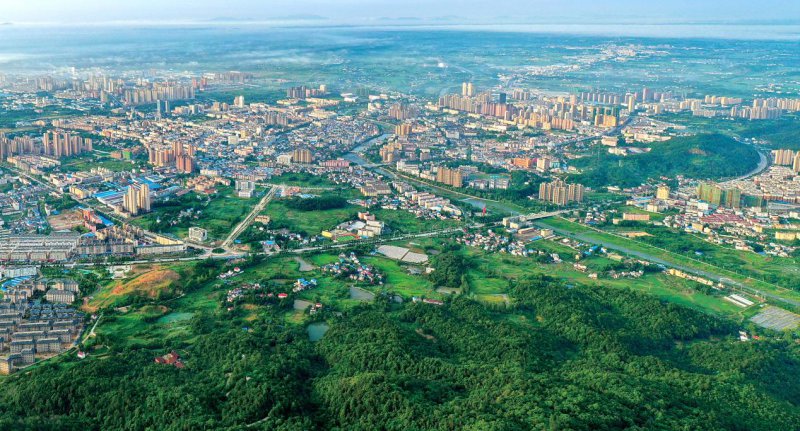 航拍桐城城区。桐城市委宣传部供图