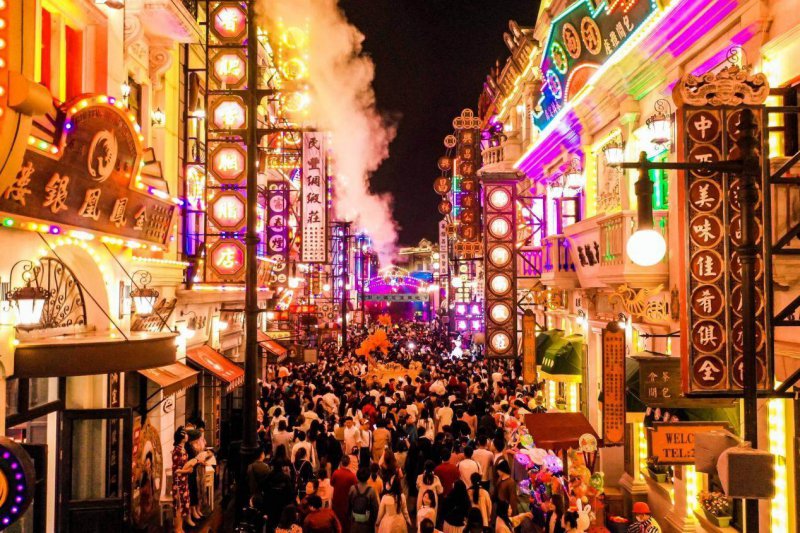 好评中国丨经济新脉动：电影“+”出了什么？